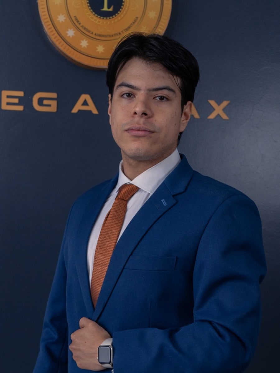 Abg. Diego Gavilanes